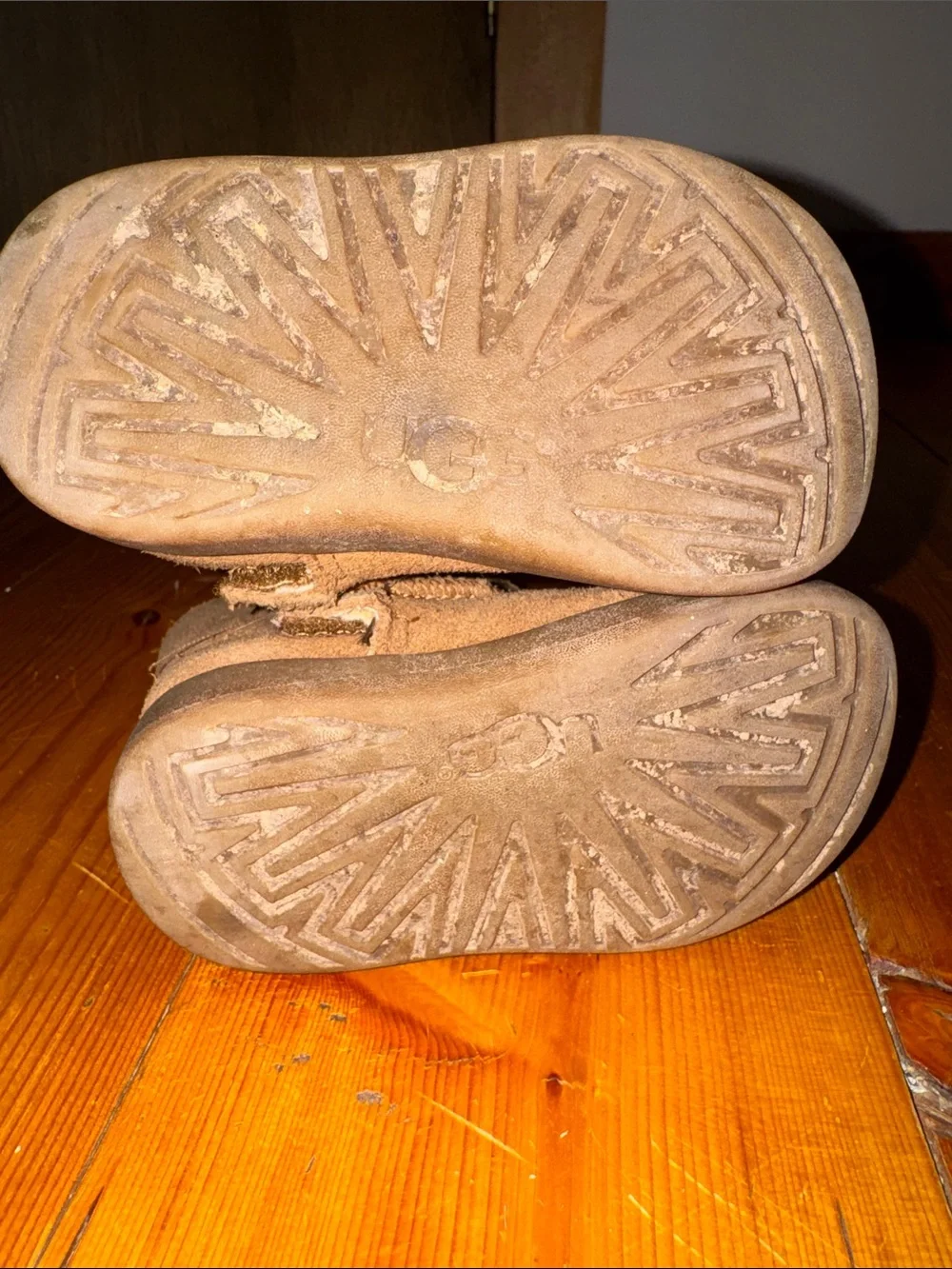 UGG pair children
